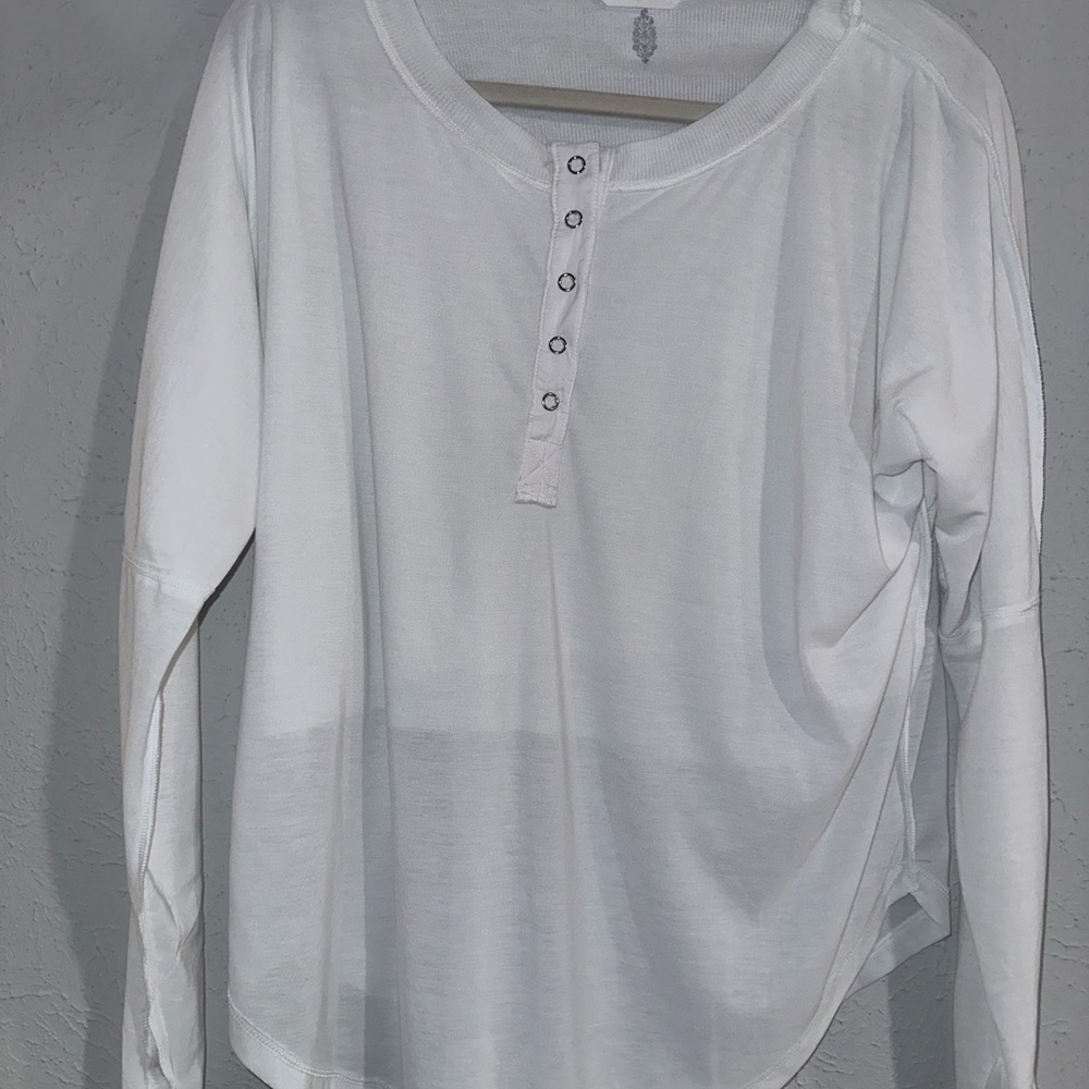 Free People long sleeved crop-T